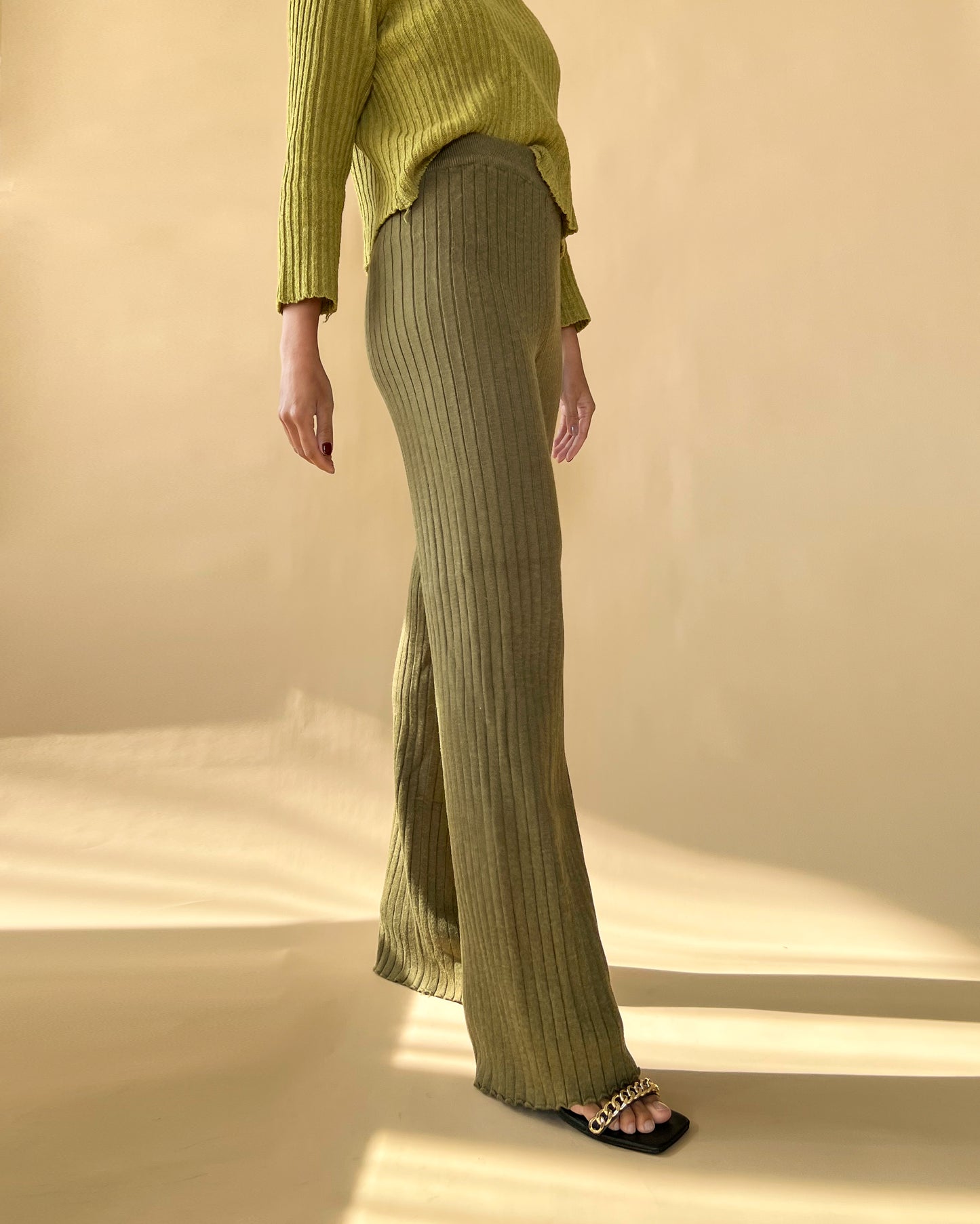 RIBBED KNIT CASHMERE WIDE LEG LOUNGE PANTS OLIVE